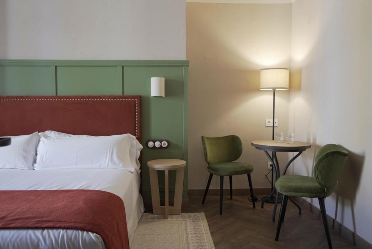 The Honest Hotel & Apartments เซบีญา ภายนอก รูปภาพ