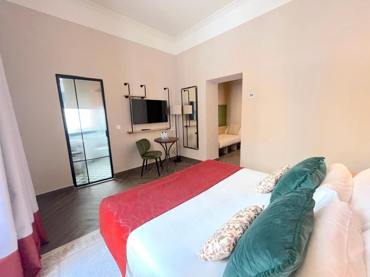 The Honest Hotel & Apartments เซบีญา ภายนอก รูปภาพ
