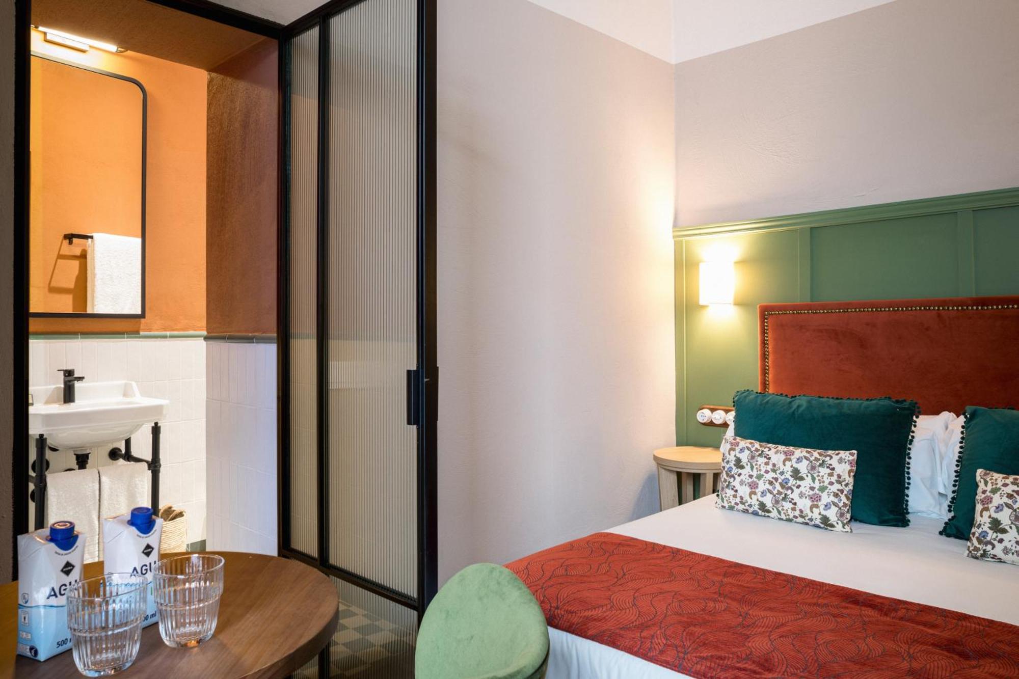 The Honest Hotel & Apartments เซบีญา ภายนอก รูปภาพ