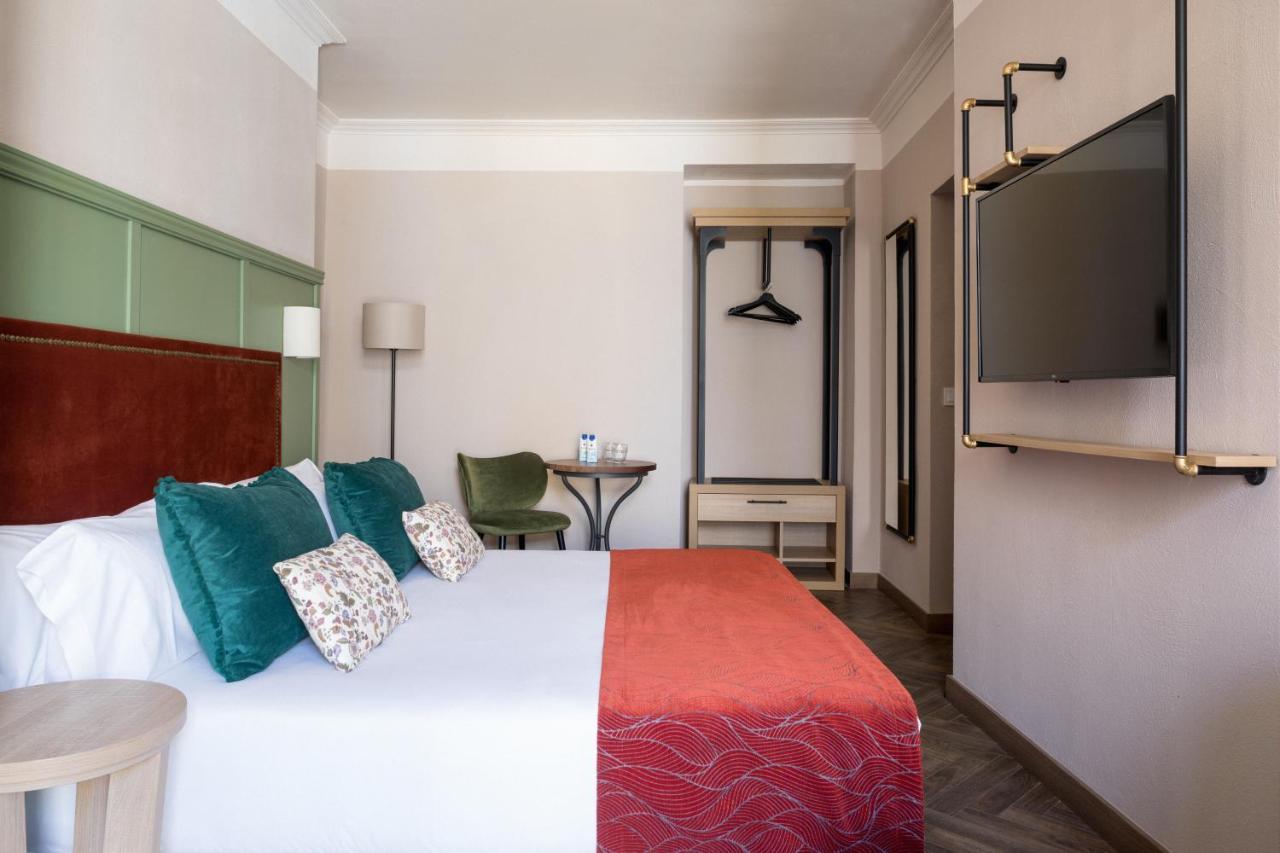 The Honest Hotel & Apartments เซบีญา ภายนอก รูปภาพ