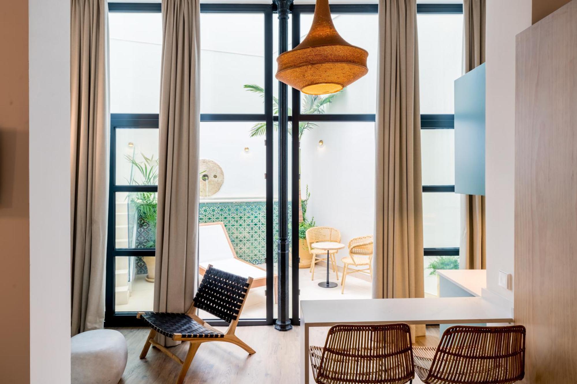The Honest Hotel & Apartments เซบีญา ภายนอก รูปภาพ