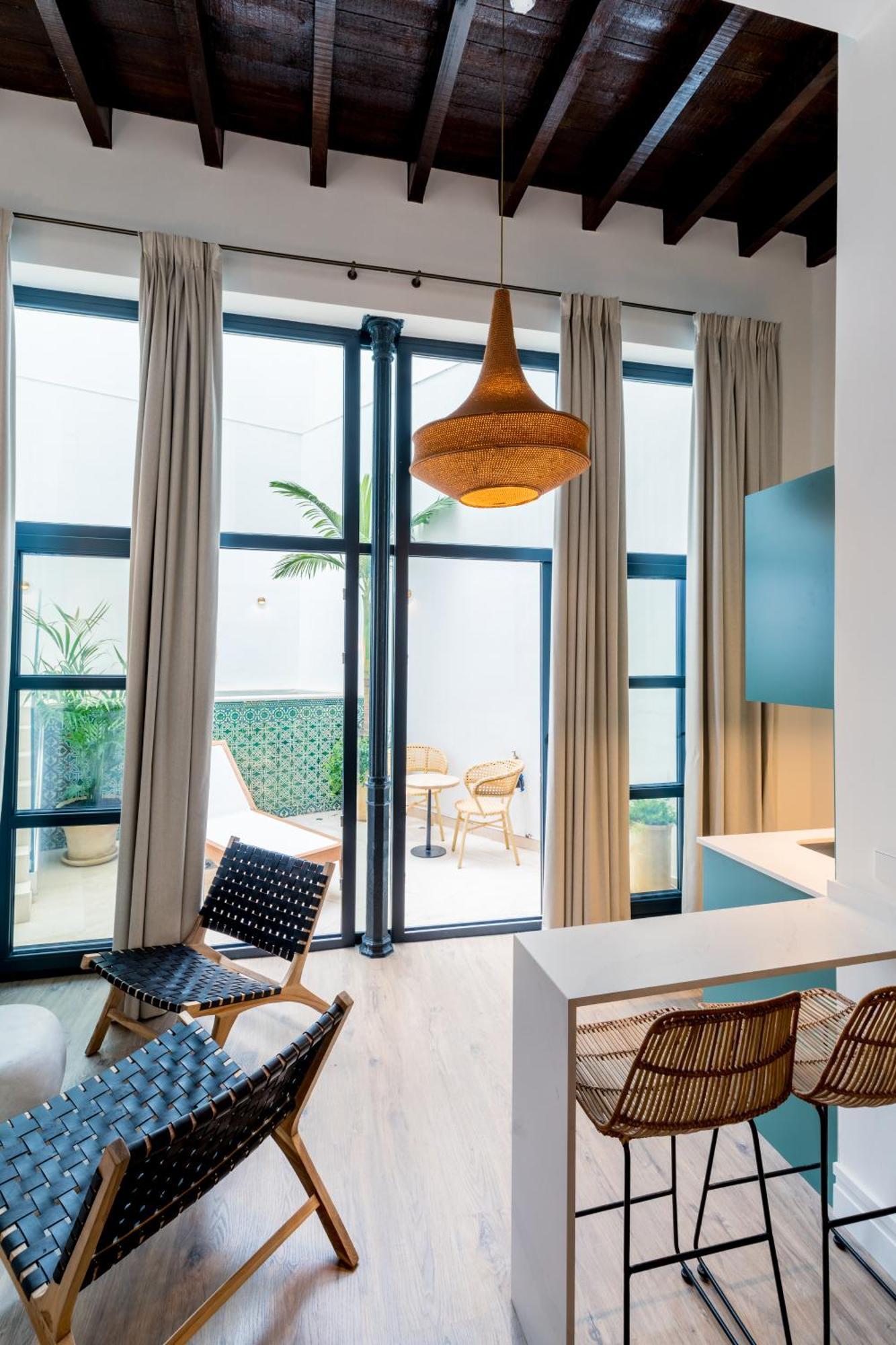 The Honest Hotel & Apartments เซบีญา ภายนอก รูปภาพ