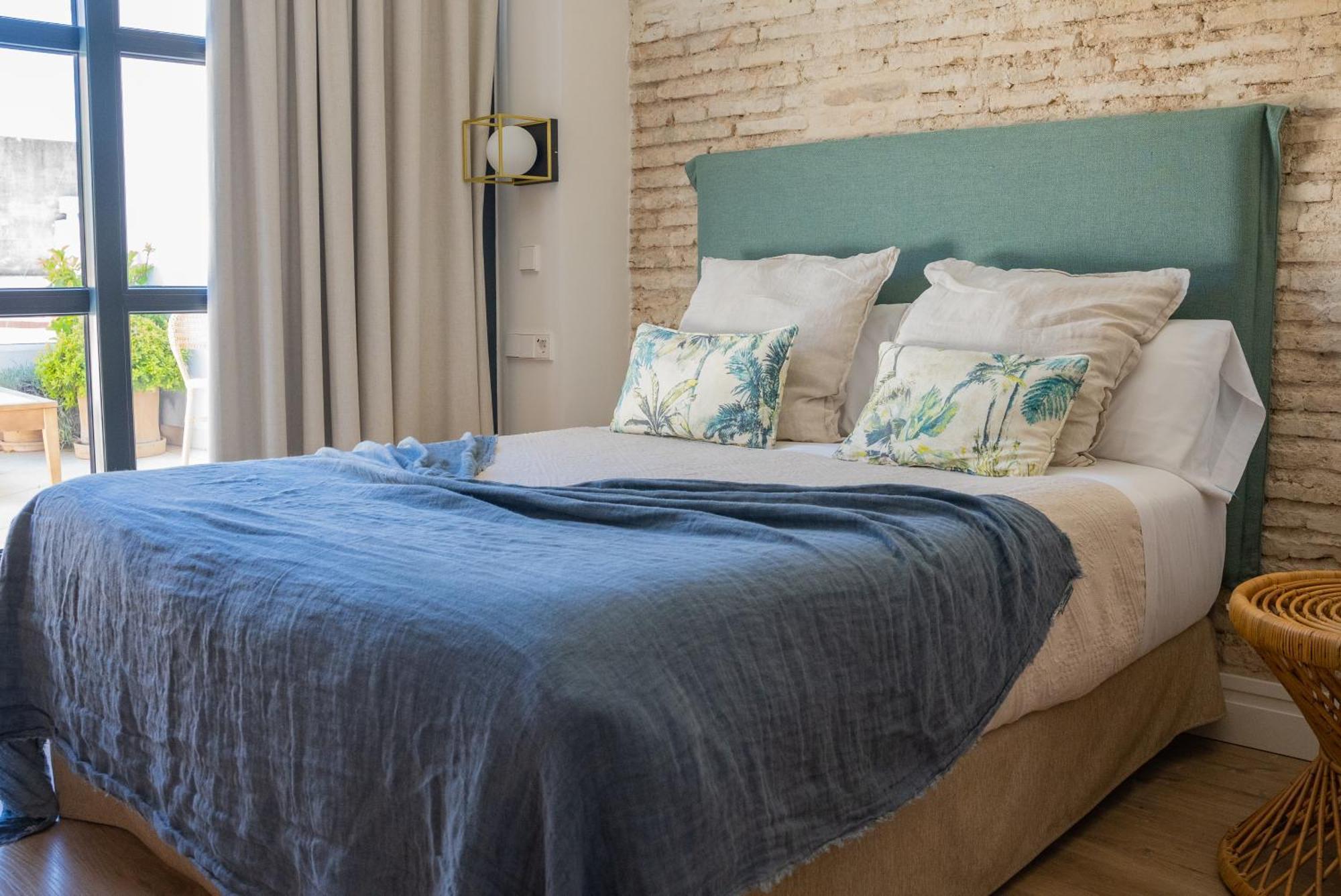 The Honest Hotel & Apartments เซบีญา ภายนอก รูปภาพ