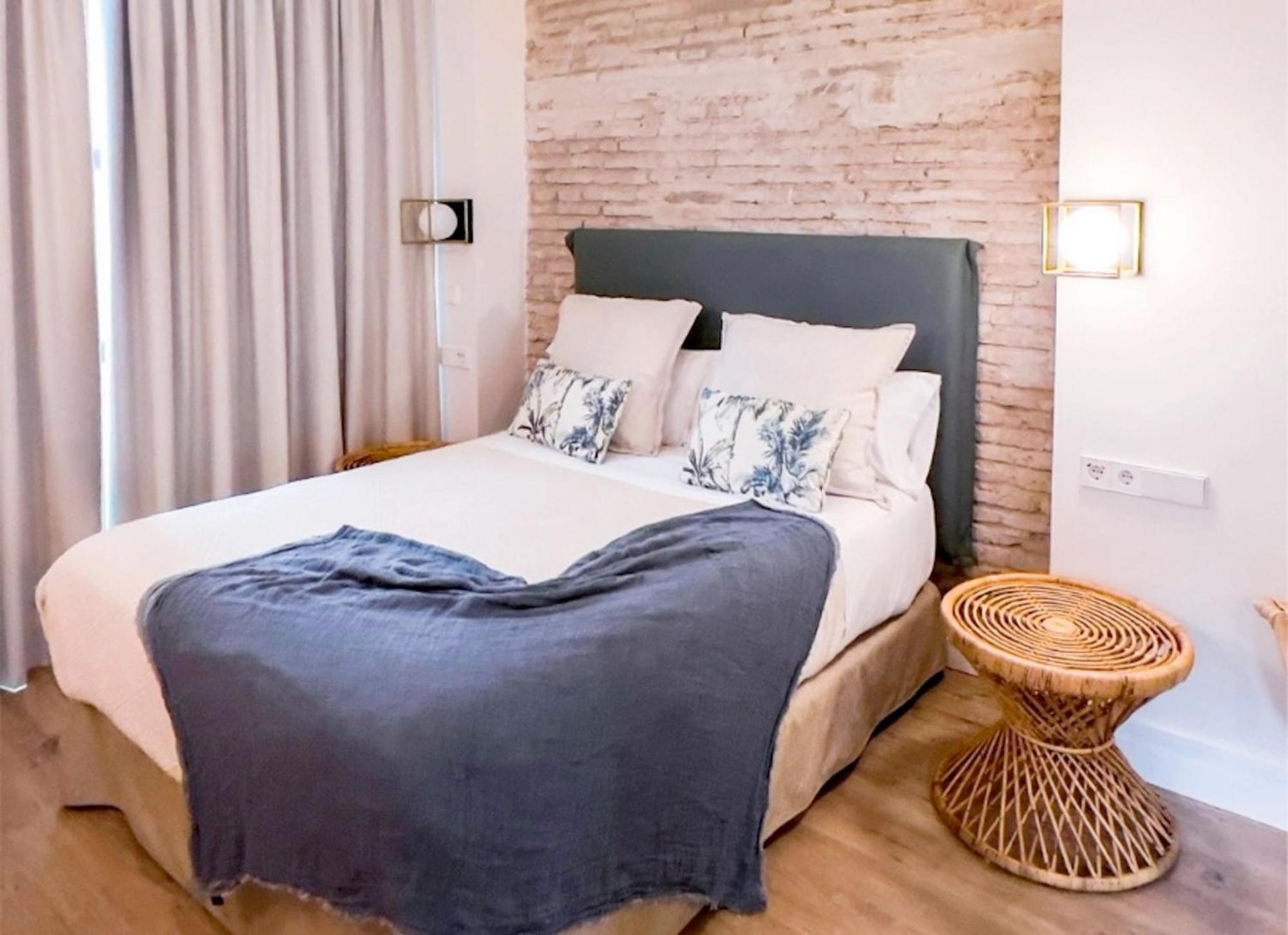 The Honest Hotel & Apartments เซบีญา ภายนอก รูปภาพ