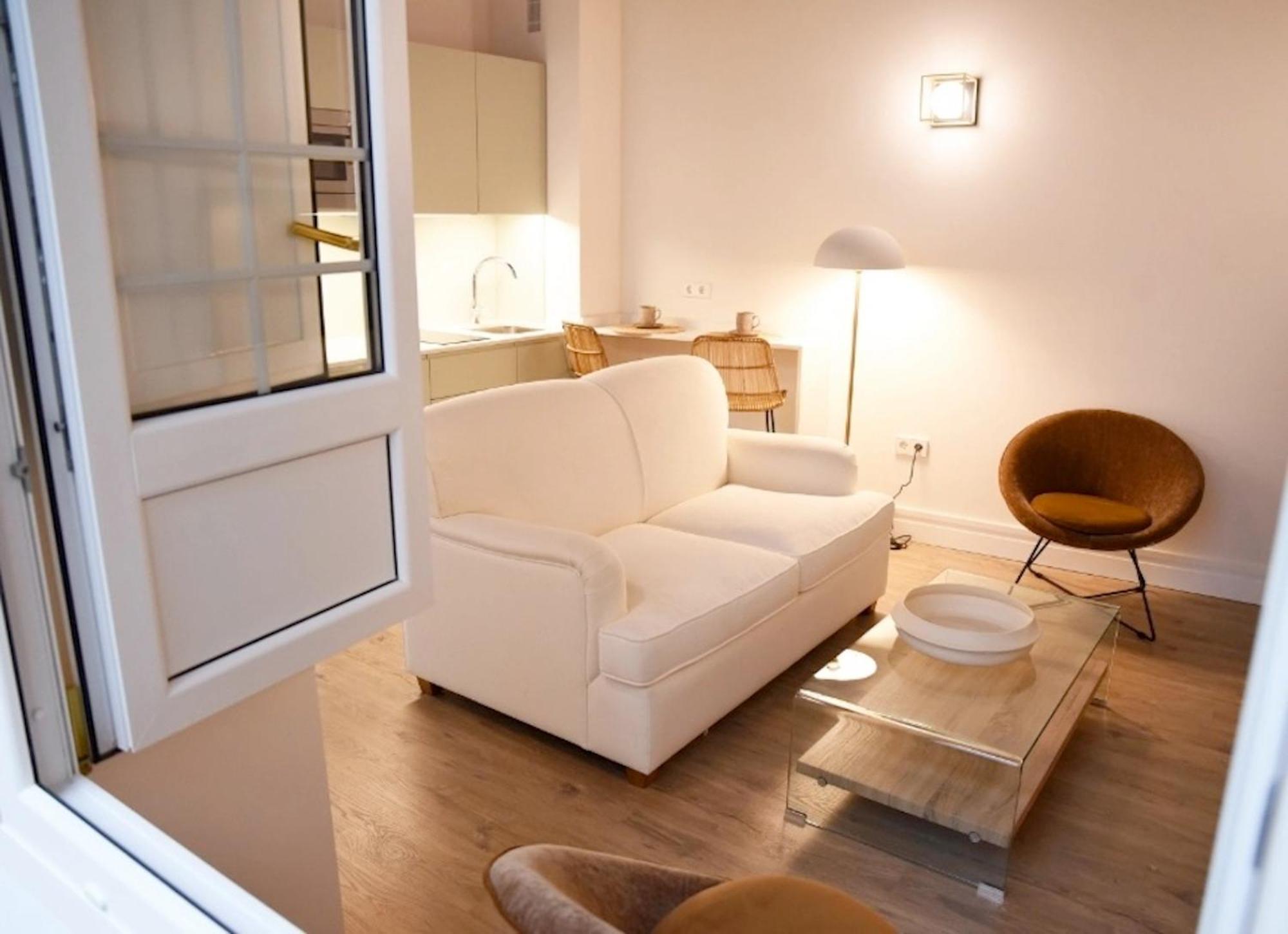 The Honest Hotel & Apartments เซบีญา ภายนอก รูปภาพ