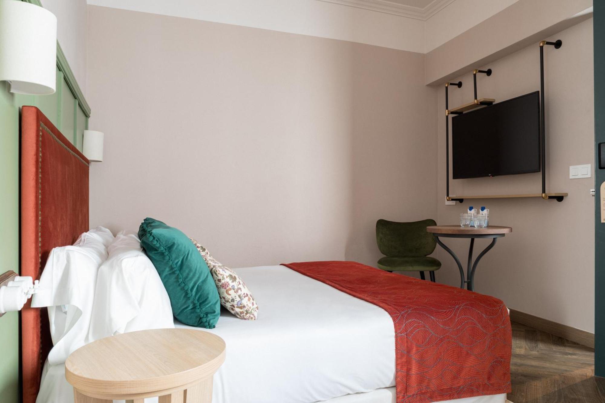 The Honest Hotel & Apartments เซบีญา ภายนอก รูปภาพ