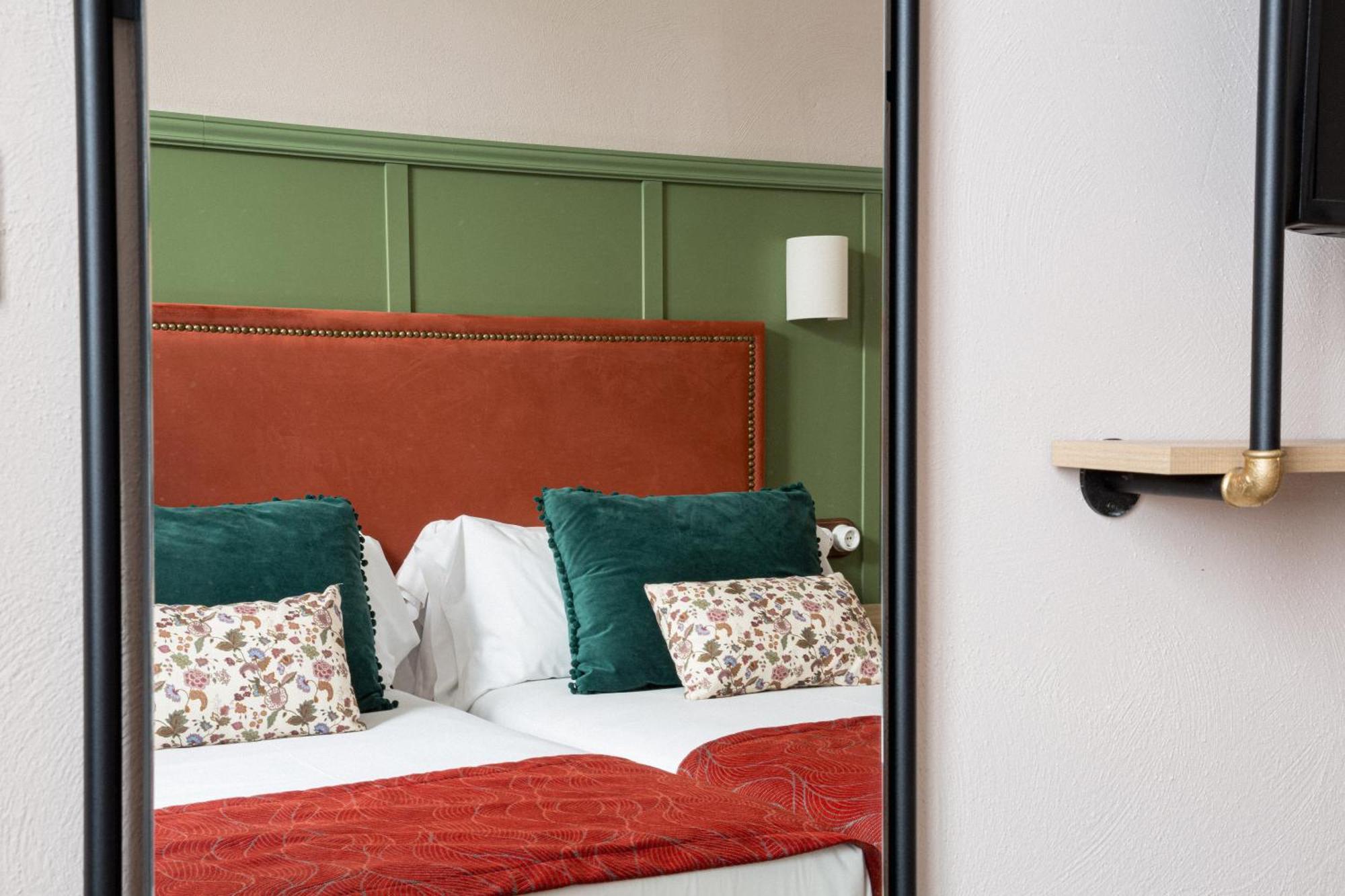 The Honest Hotel & Apartments เซบีญา ภายนอก รูปภาพ