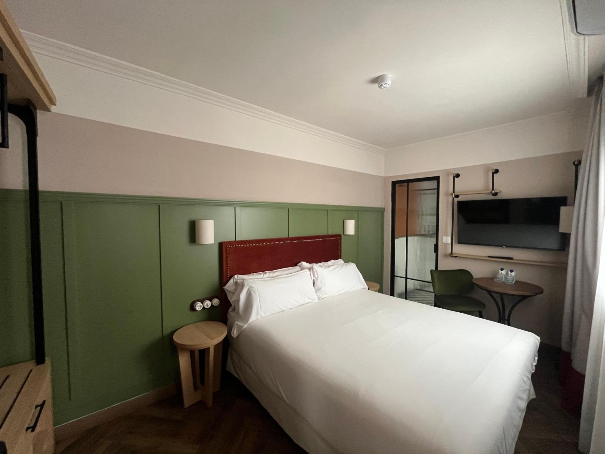 The Honest Hotel & Apartments เซบีญา ภายนอก รูปภาพ