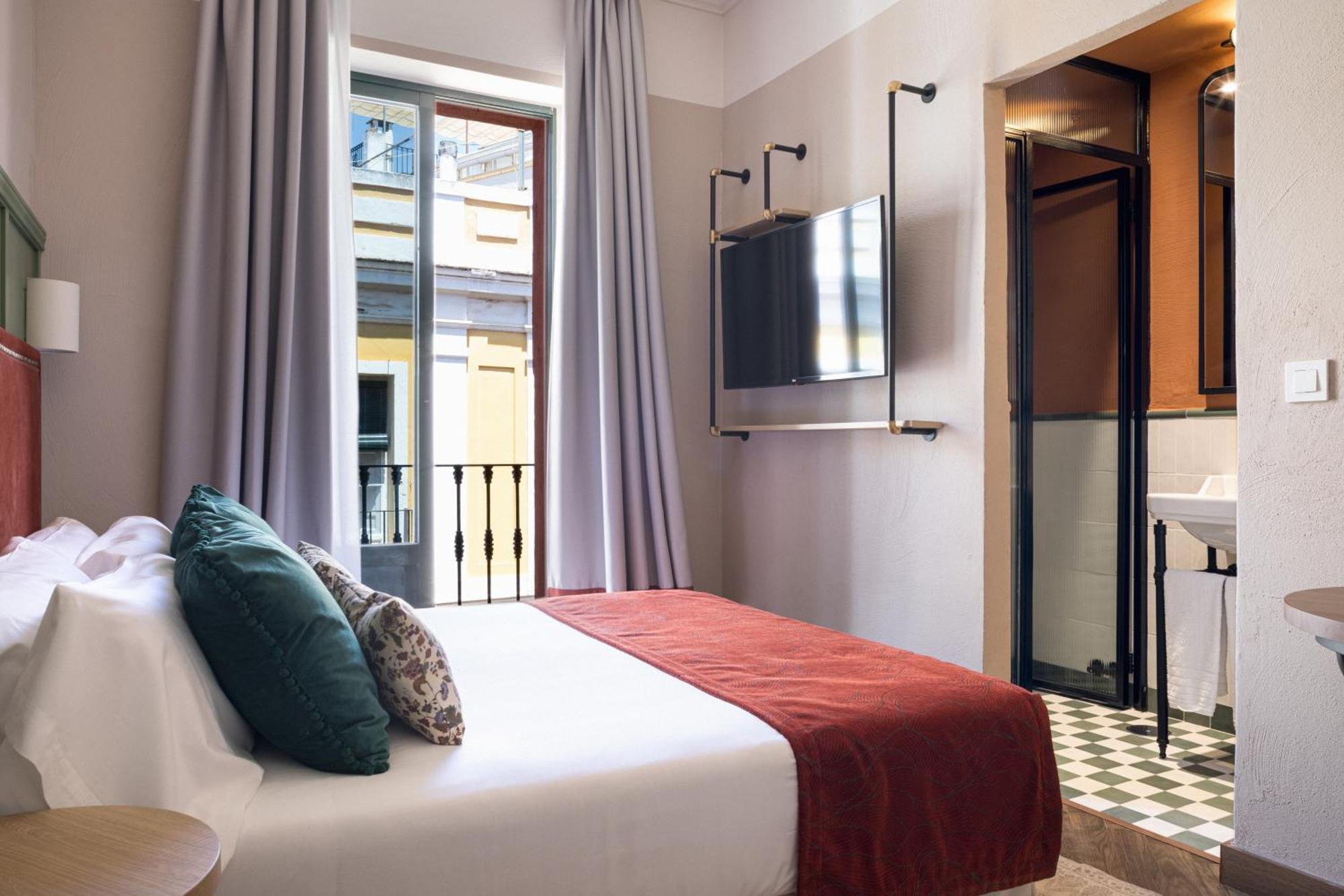 The Honest Hotel & Apartments เซบีญา ภายนอก รูปภาพ