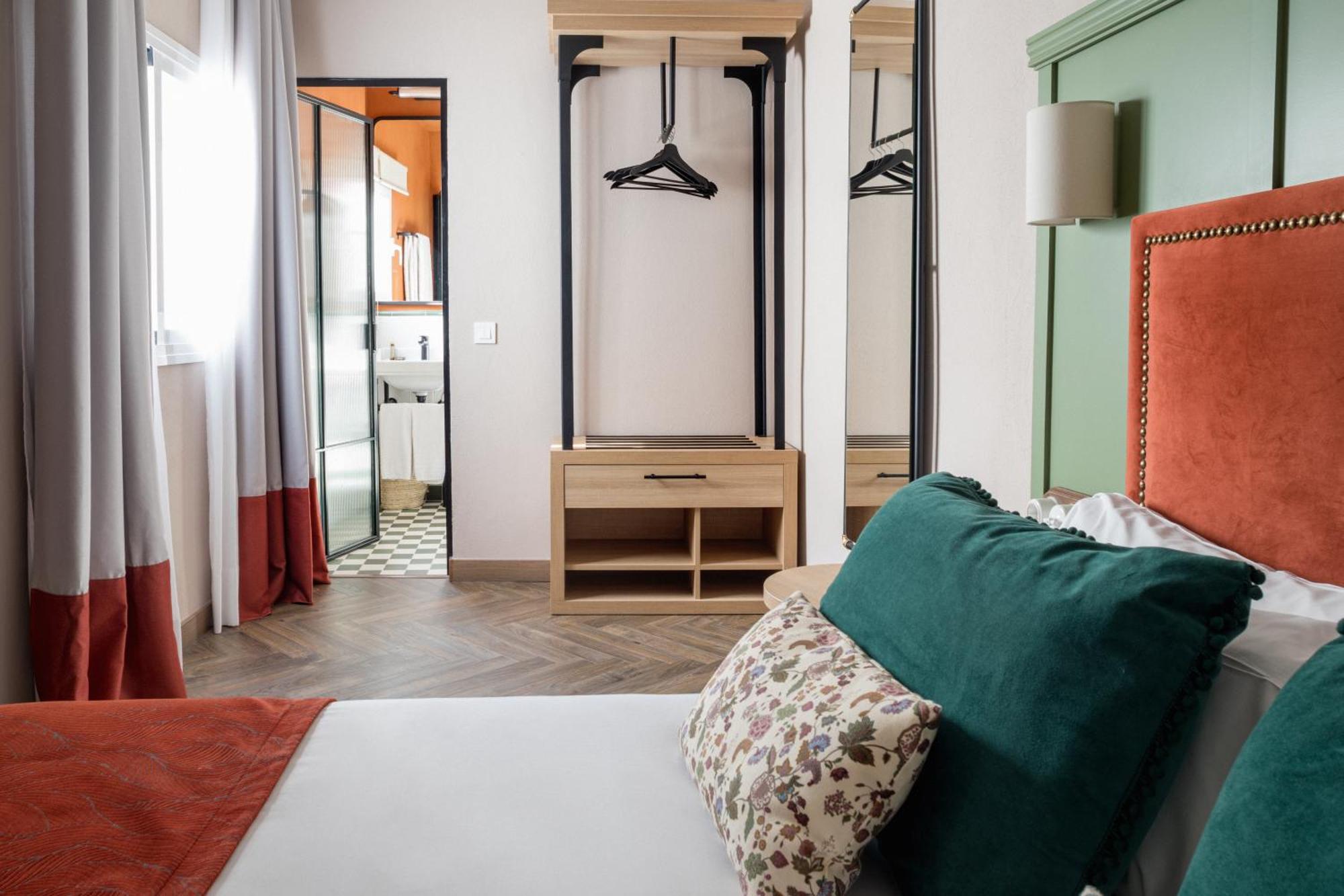 The Honest Hotel & Apartments เซบีญา ภายนอก รูปภาพ