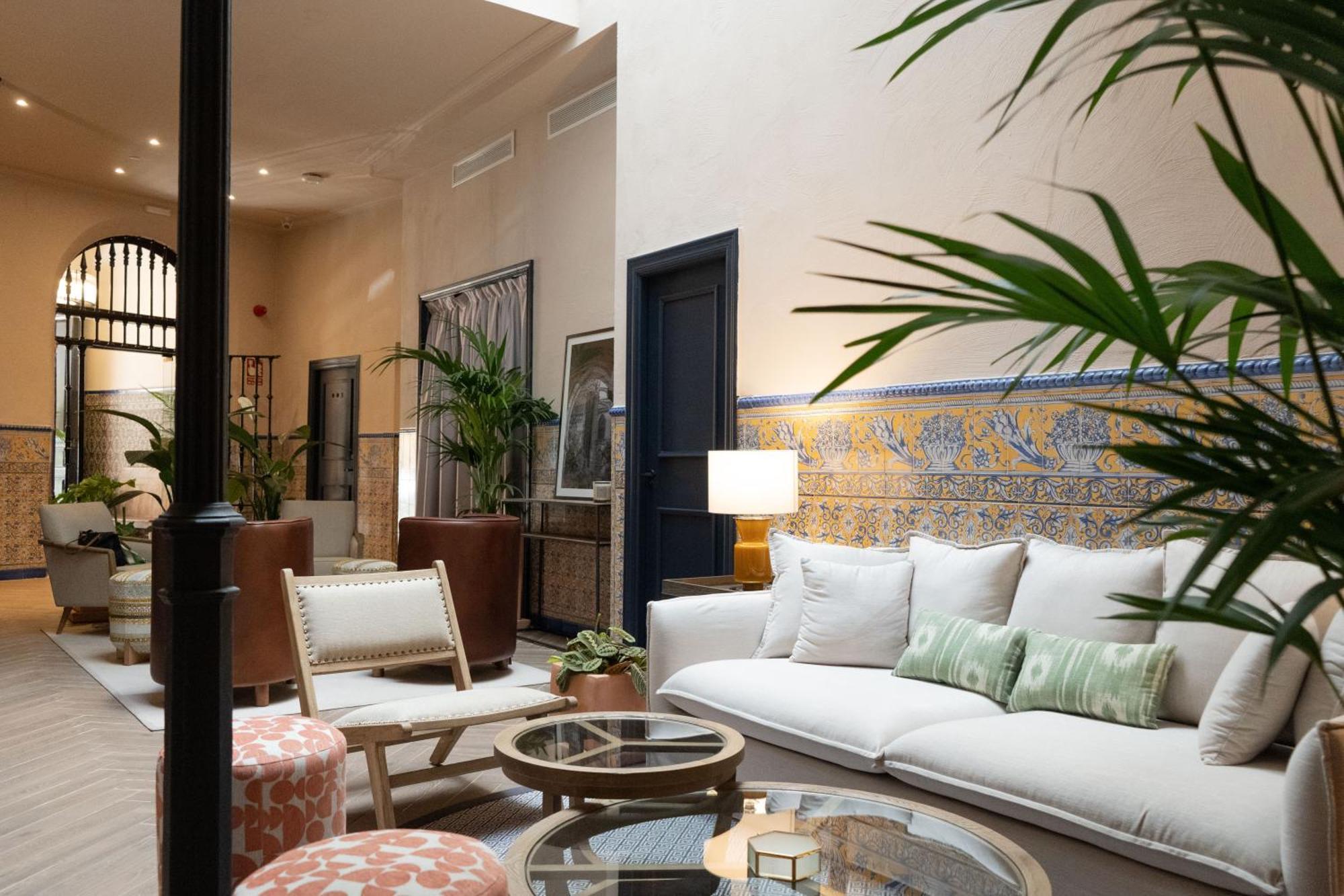 The Honest Hotel & Apartments เซบีญา ภายนอก รูปภาพ