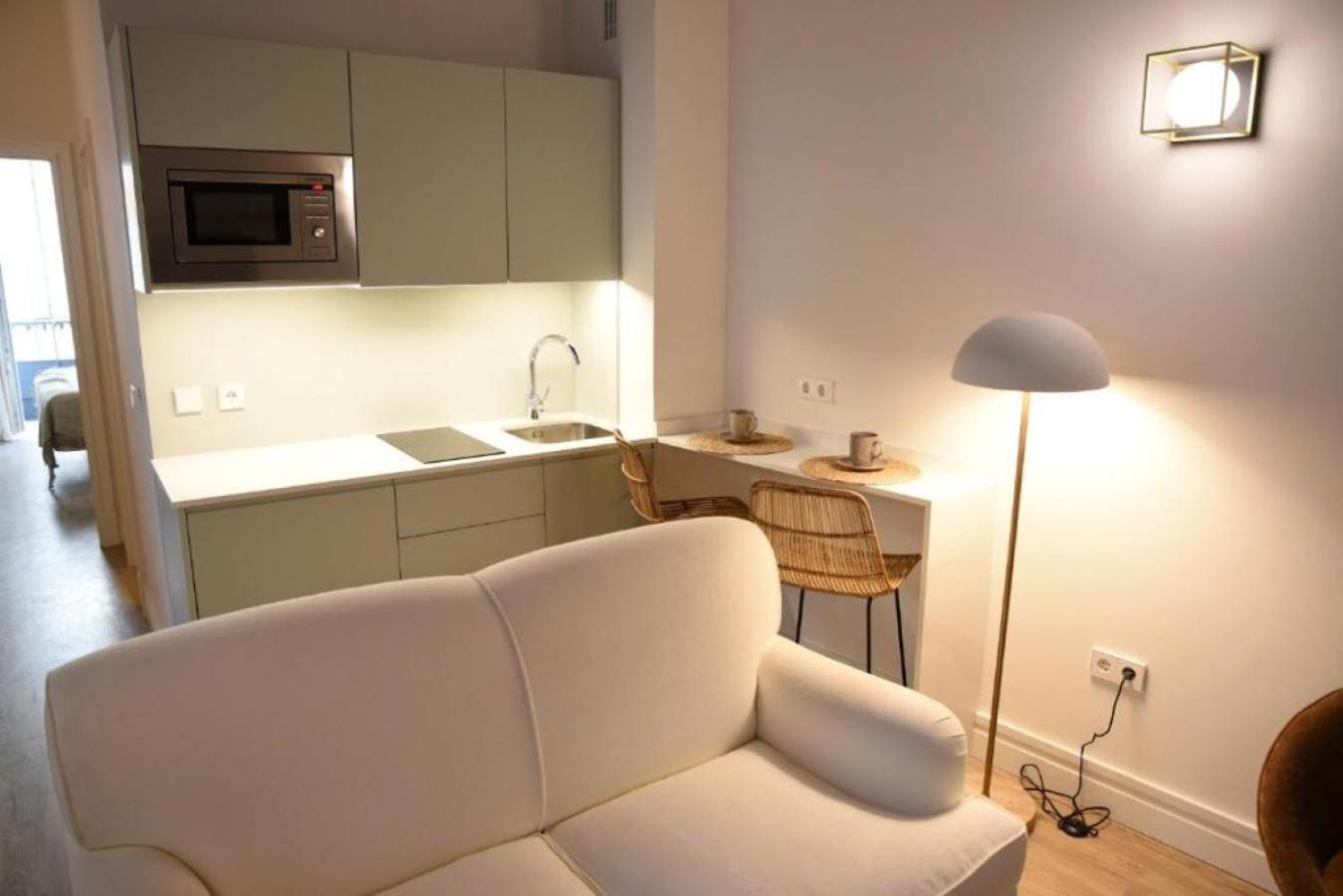 The Honest Hotel & Apartments เซบีญา ภายนอก รูปภาพ