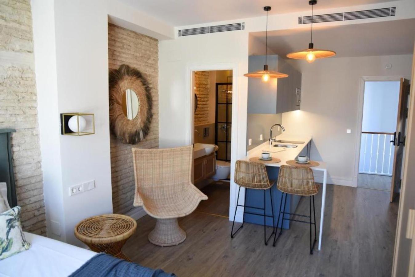 The Honest Hotel & Apartments เซบีญา ภายนอก รูปภาพ