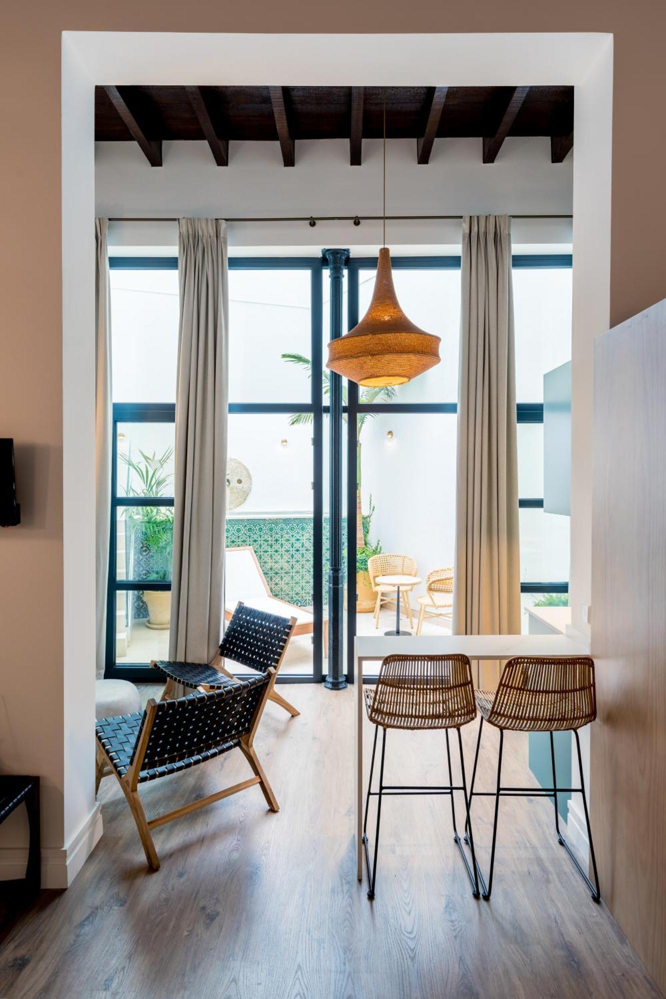 The Honest Hotel & Apartments เซบีญา ภายนอก รูปภาพ